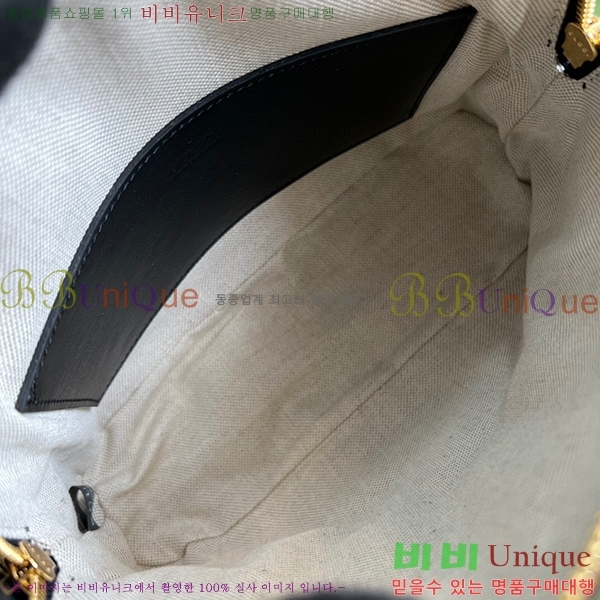 # GG Ʋ   ‎702229-543