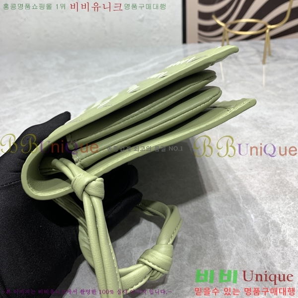 װ Ÿ Ʈ Ŀġ  ũν 300BVF2106-1