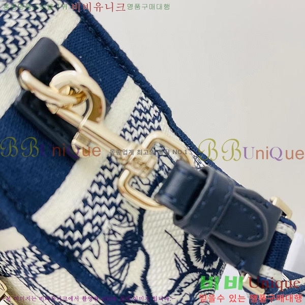 # ķ   M1241-6