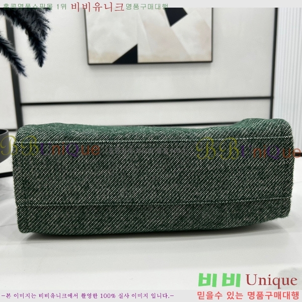 #*  Ż A67001-103