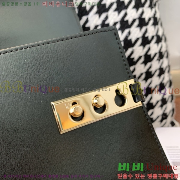 # Ʈ  MM TP0028-112