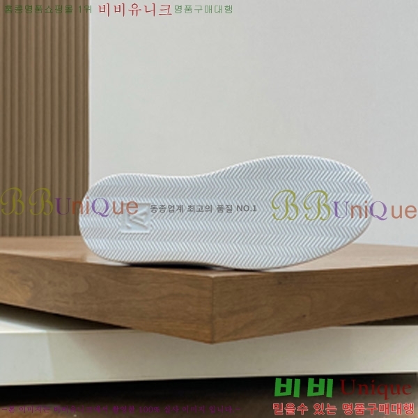 ���� ���̺��� ����Ŀ�� 42LV47521418-4