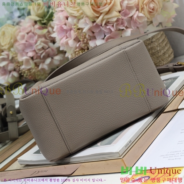 # Signature  Ŷ 78M2840-782