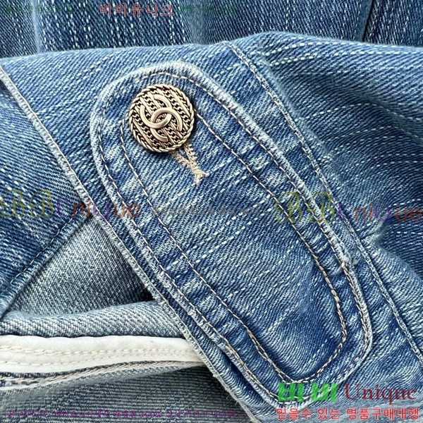  *   CH4304420-1