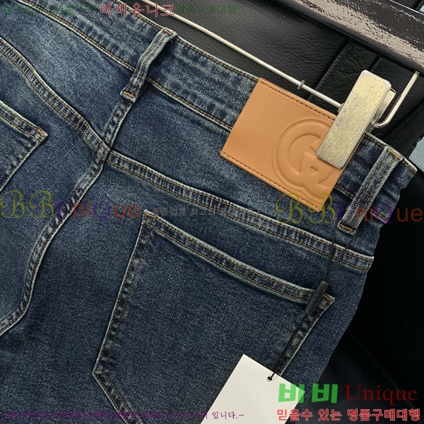   û G2533182