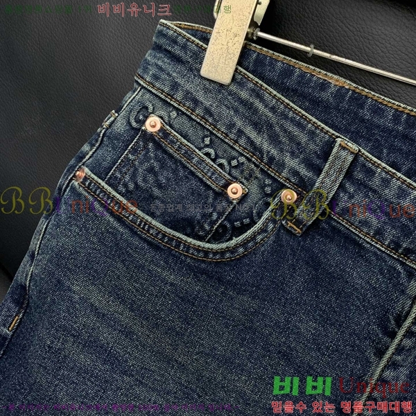   û G2533182