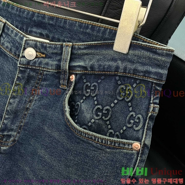   û G2533182