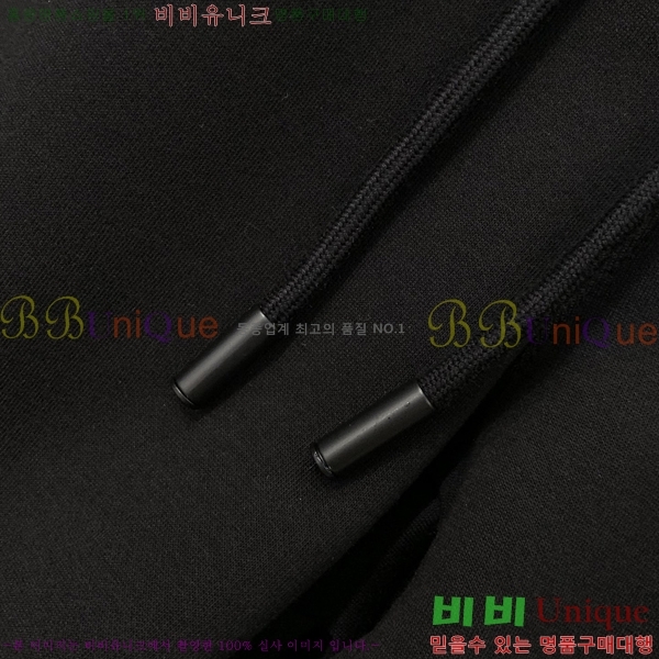    D423923