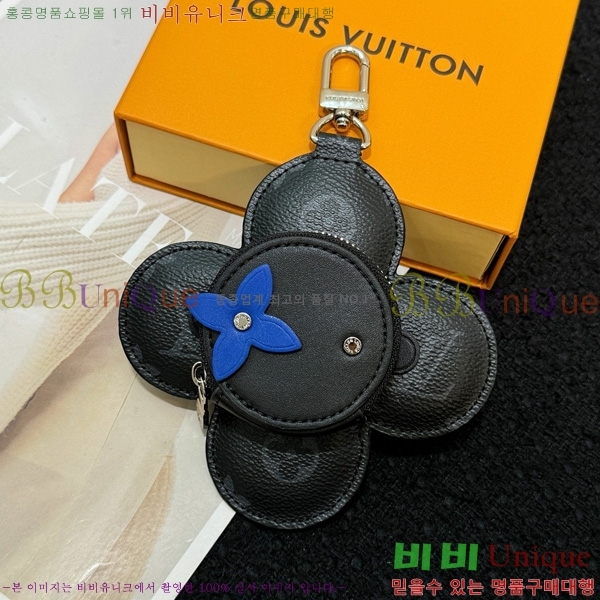 #̺     M82686-104