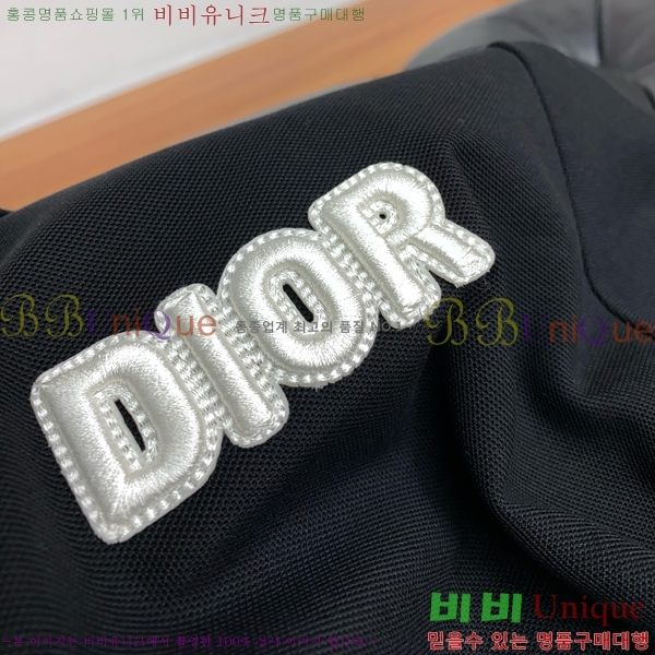   ī Ƽ D25215793-1