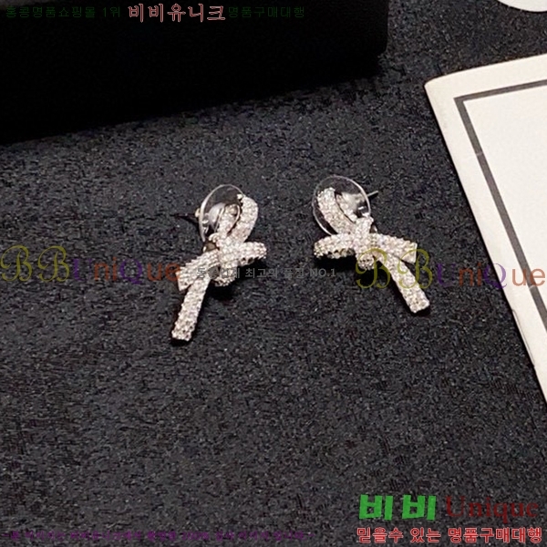 * Ͱ CH00388770-32