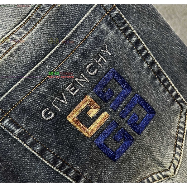   û GV8925043