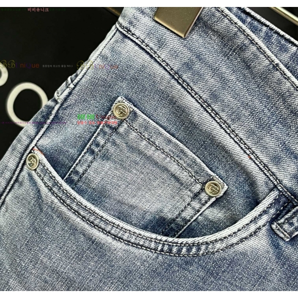   û G2533180