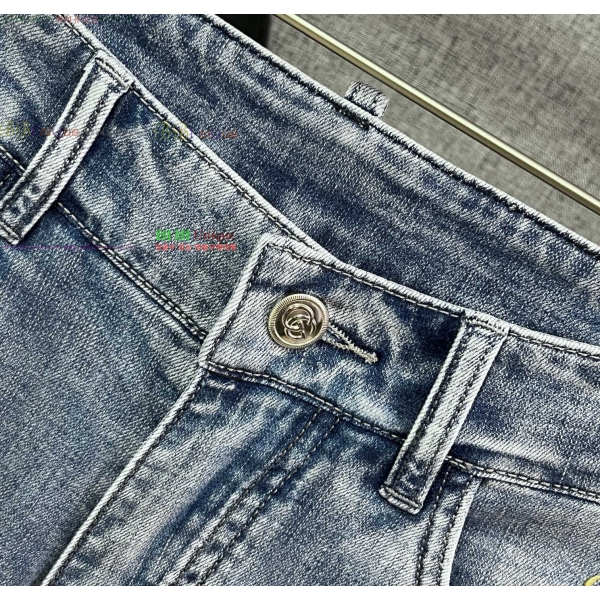   û G2533180