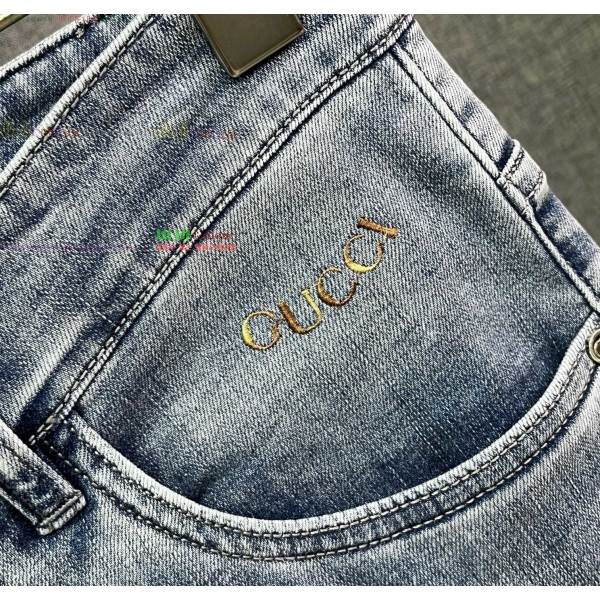   û G2533180