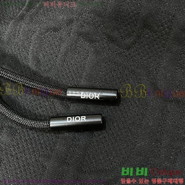   ݹ D64731