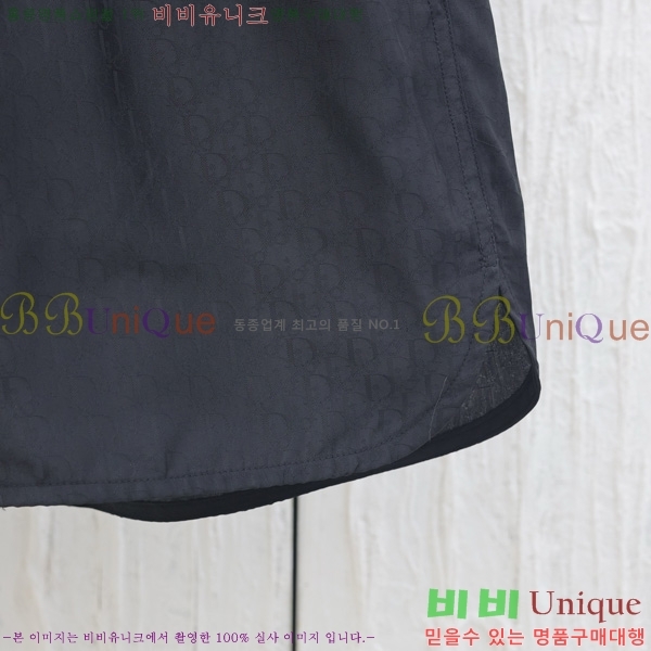   ݹ D647287-2