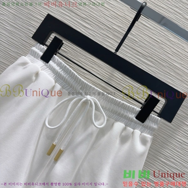    BU2511079-4