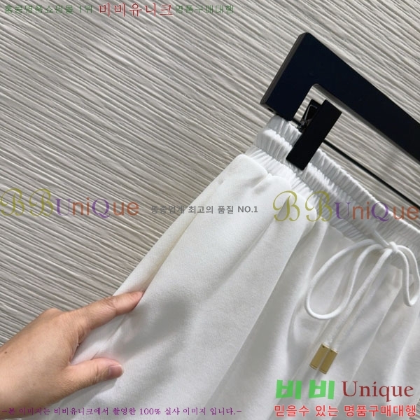    BU2511079-4
