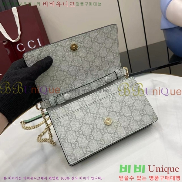 # GG  ü  ‎826720-102
