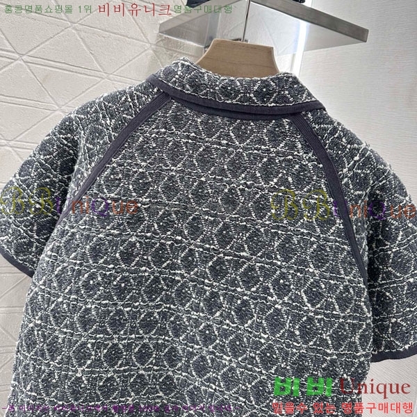    Ƽ  DOI215540-8