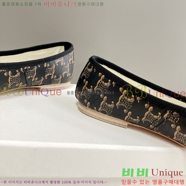  ÷ C9760003