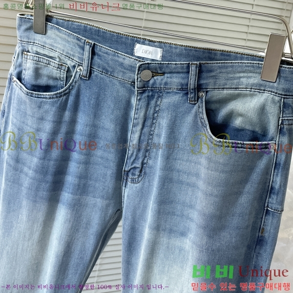   û G2557260