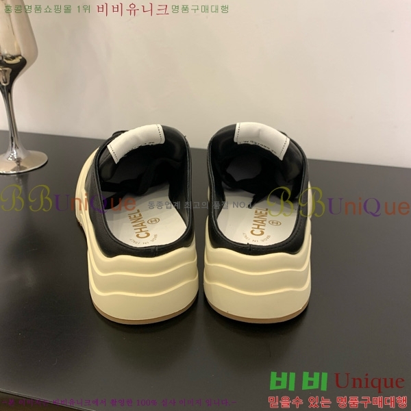  * Ŀ  32HG872561-12