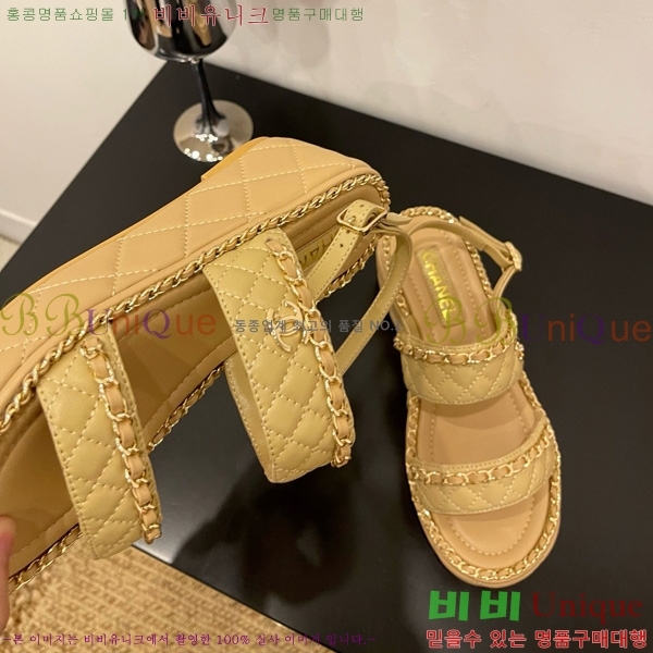 *  32CH825581-4