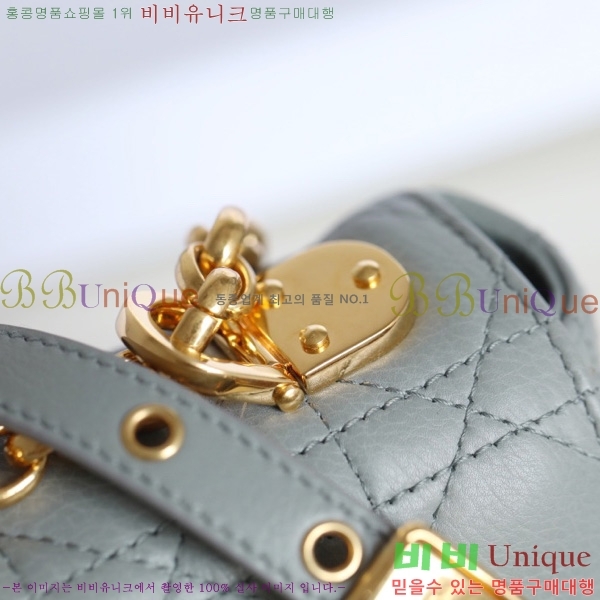 # ̴ īι M122500-4