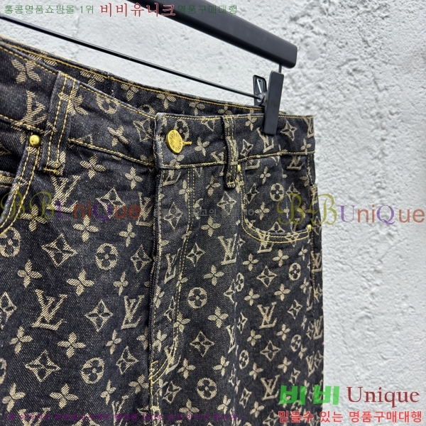  ̺   24L256211-1