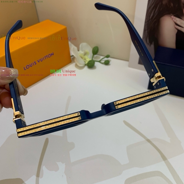 ̺ ۶  9LV2561121-2