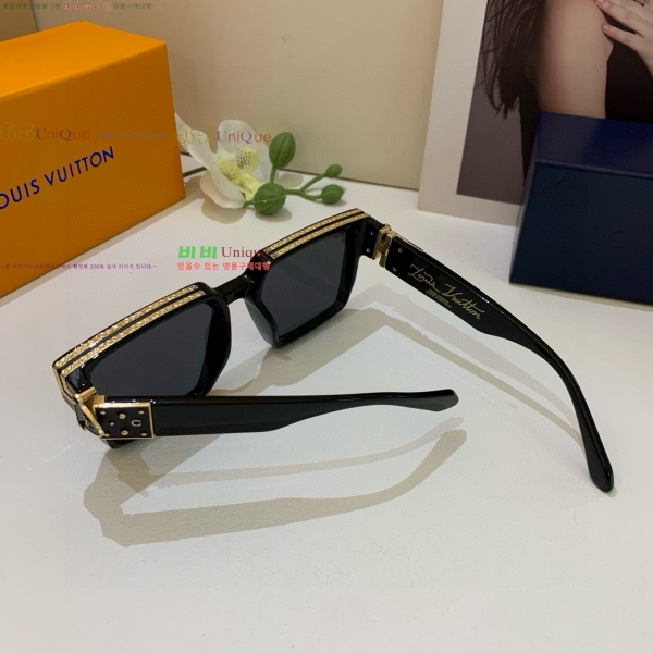 ̺ ۶  9LV2561121-1