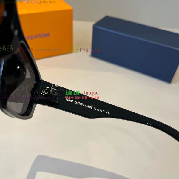 ̺ ۶  9LV2561121-5
