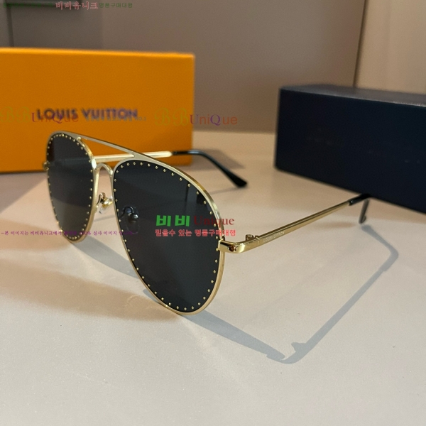 ̺ ۶  9LV256119-8