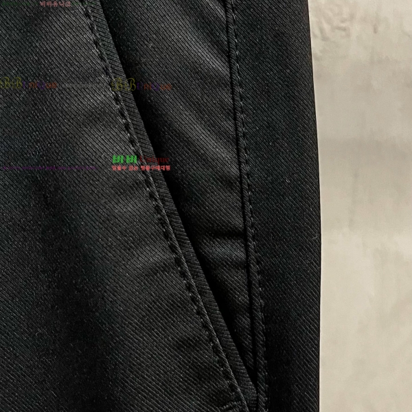    D4233564-2