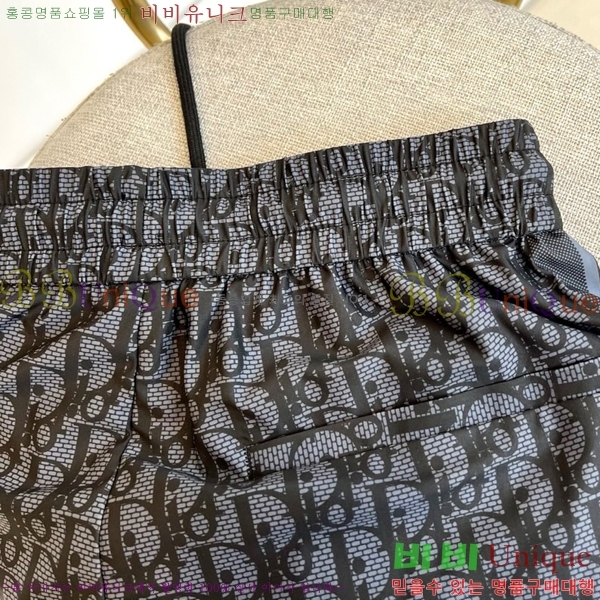   ݹ D255686-2