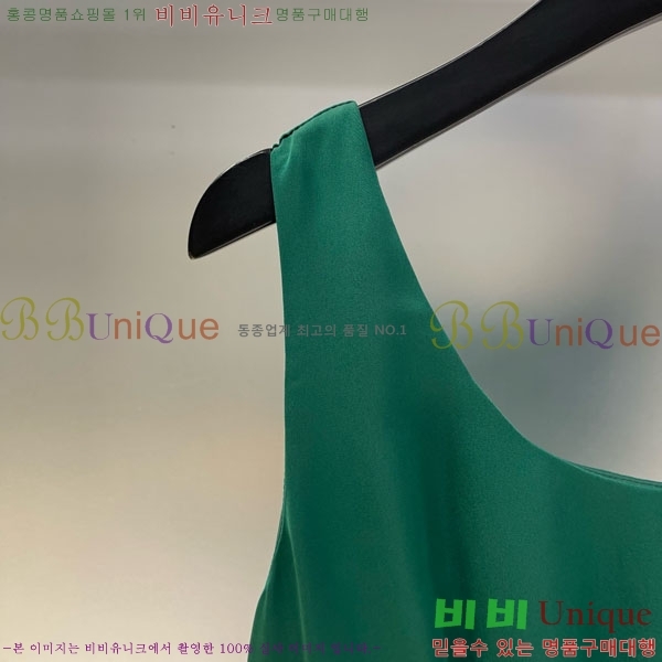   ǽ M4X1112053-7