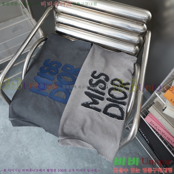    μҸ D258152-2