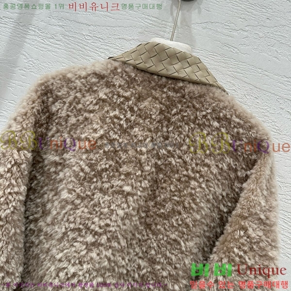  װŸ þ   BV1305372-8