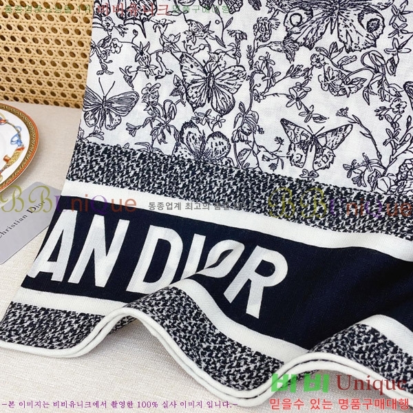 # ÷/ī D452000-1