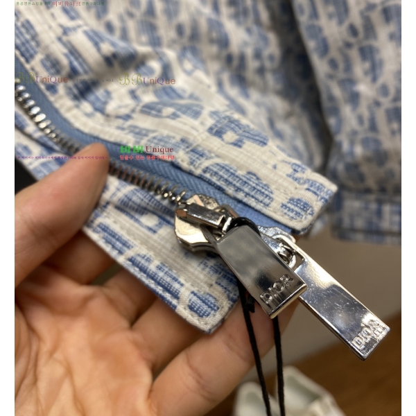  *  ٿ е  61D2511122-1