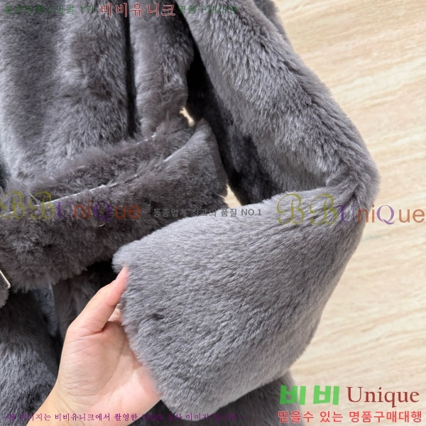 ���� ��**�� ��Ʈ MAX3245023-4