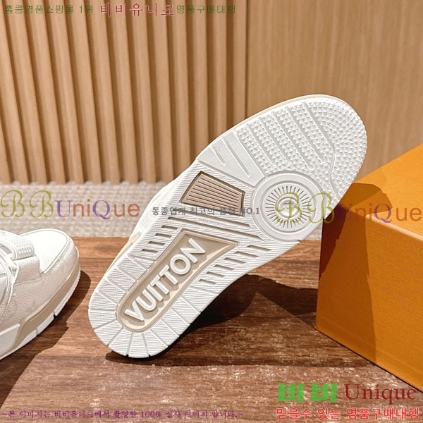 �������� LV Ʈ���̳� ����Ŀ�� LV511802-13