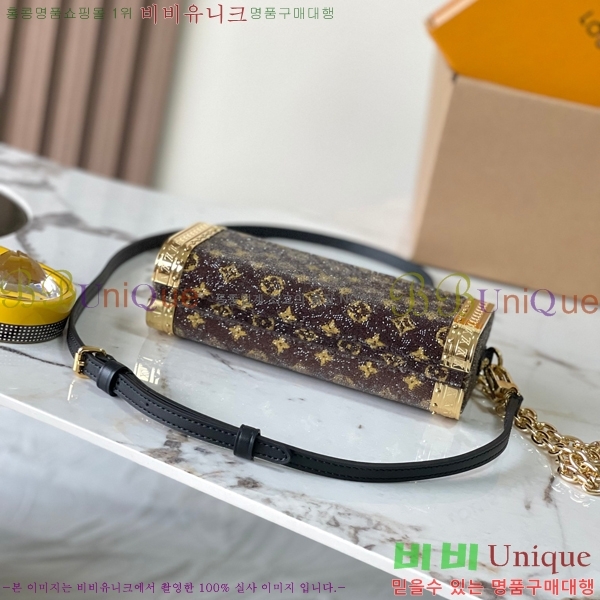 #����*�� ����Ƽ ���̽� M23572-1001