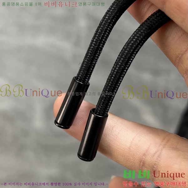 ���� ���ڷ� ��ġ�ڸ� �ݹ��� BC75672-1