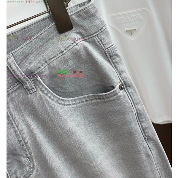 ���� ���ڷ� ��ġ�ڸ� û���� BC247563-3